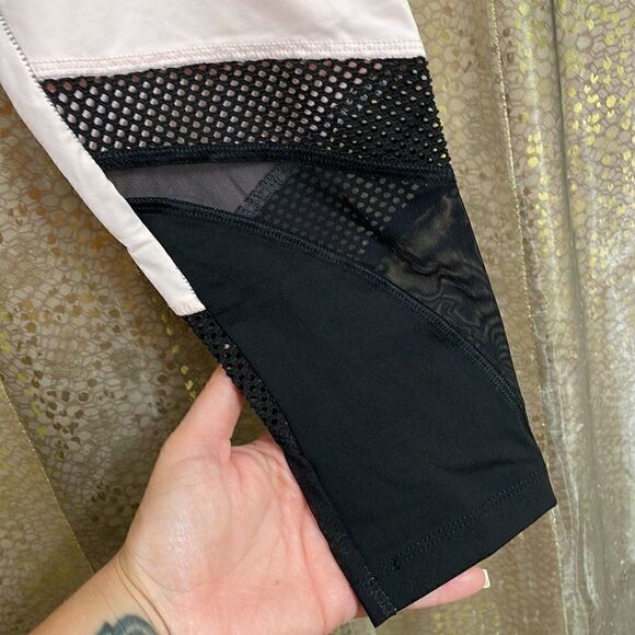 PINK Victoria’s Secret Ultimate gray/light pink/black mesh legging, size M, NWOT - Picture 3 of 7